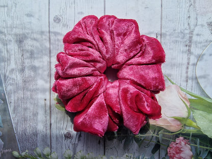 Velvet Scrunchie Pink