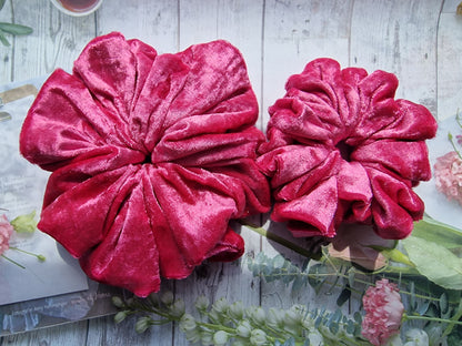 Velvet Scrunchie Pink