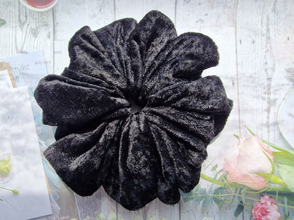 Velvet Scrunchie Black